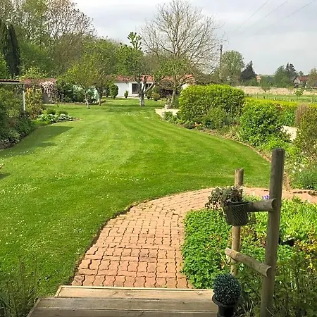 Le Jardin Adele Oda ve Kahvaltı Drucat